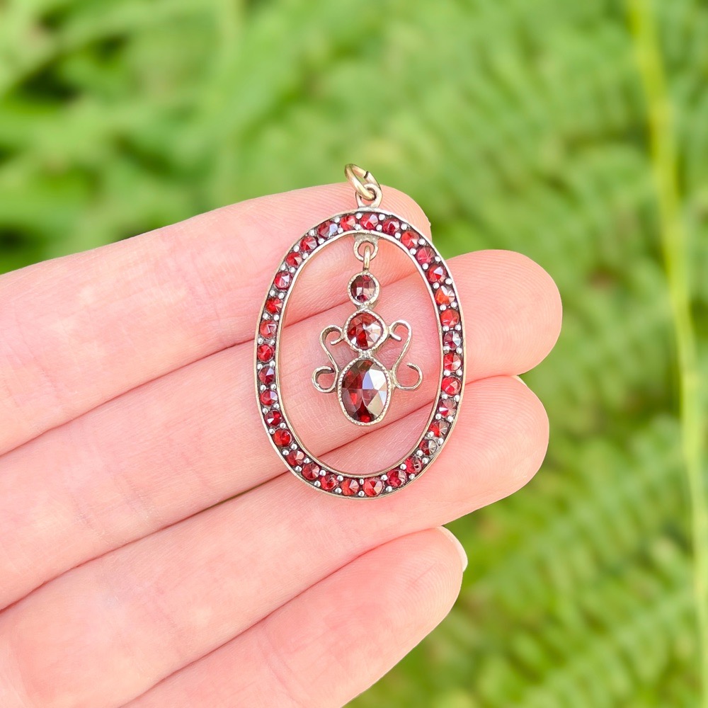 Antique c.1900 Bohemian Garnet Pendant